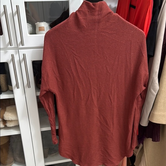 Active USA Red Turtleneck Sweater - Picture 3 of 3